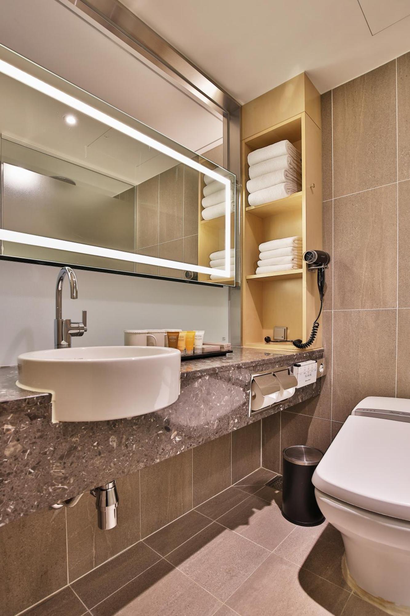 Hotel Midcity Myeongdong 3*